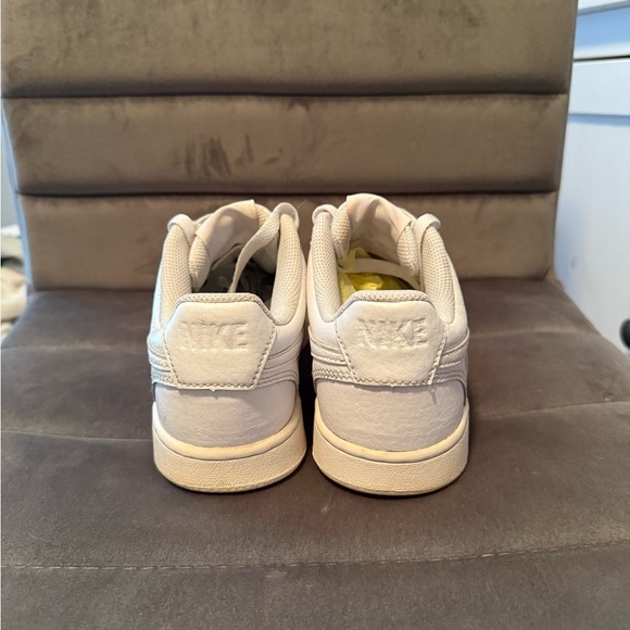 White Nike Court Vision Low Women’s Size 7 - Picture 4 of 5